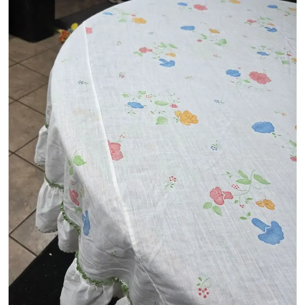 Vtg 1970's Flower Power Round Ruffled Tablecloth 60